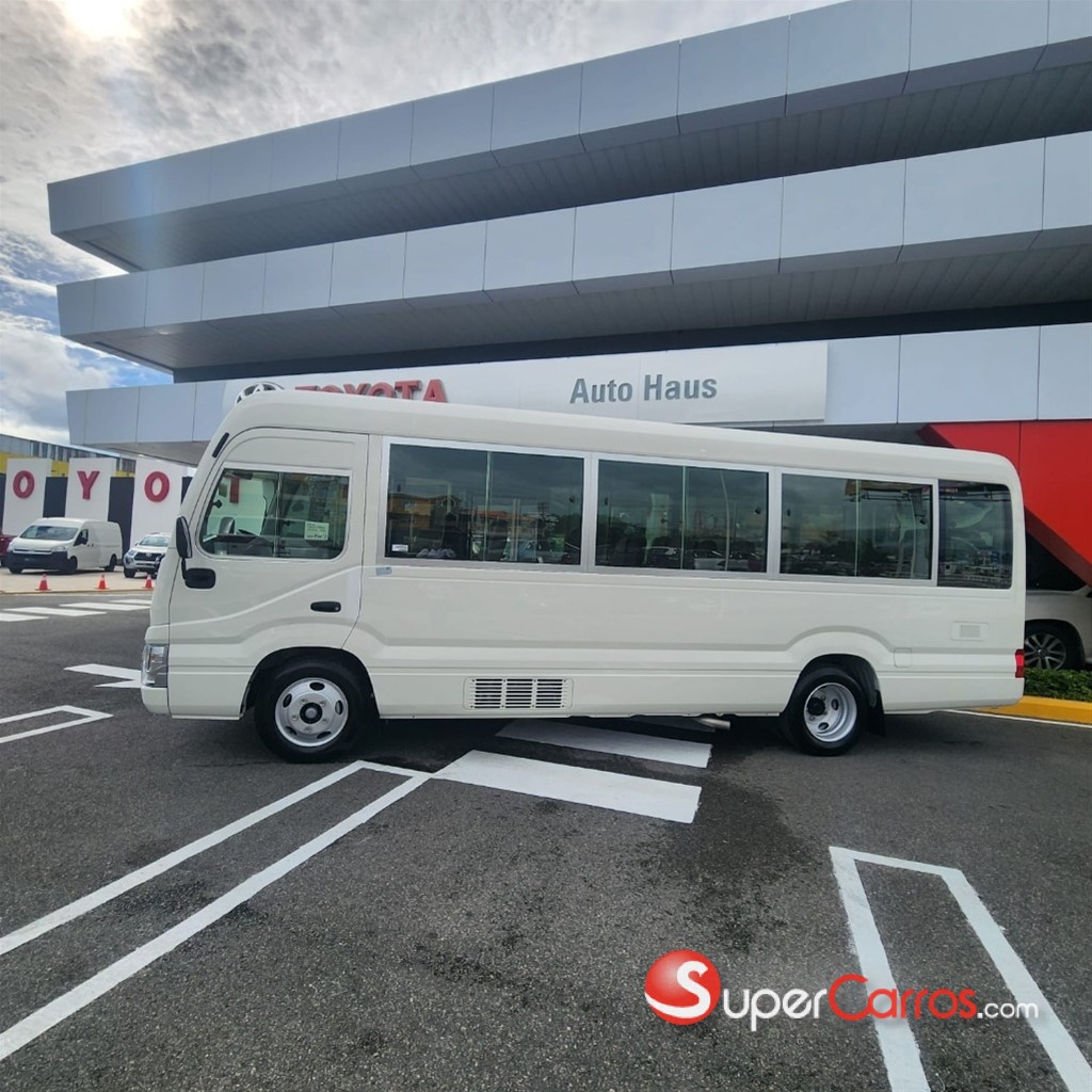 2026 Toyota Coaster — foto 10 / 12