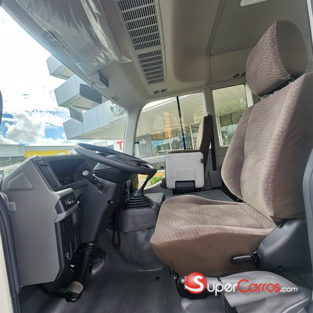 2026 Toyota Coaster — foto 11 / 12