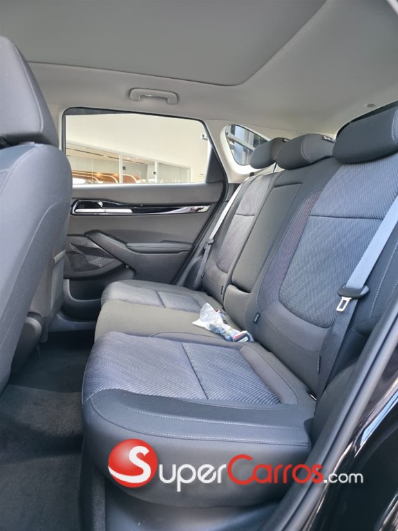 2027 Kia Seltos — foto 9 / 10