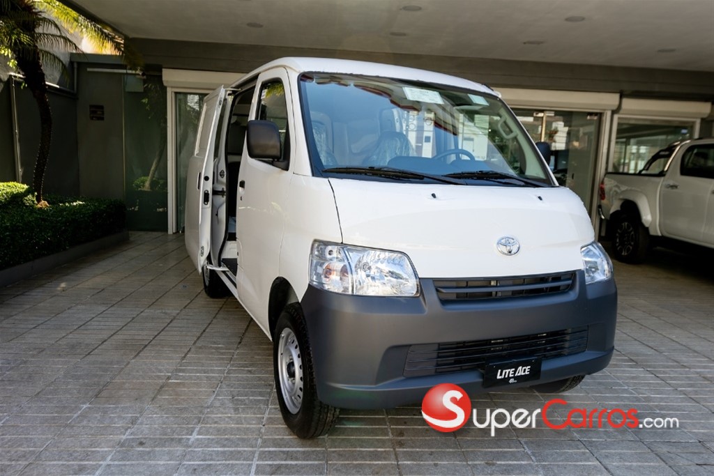 2025 Toyota Town-Ace Gran max — foto 2 / 8
