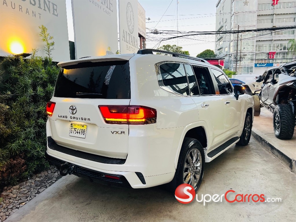 2025 Toyota Land Cruiser 300 VX-R — foto 6 / 12
