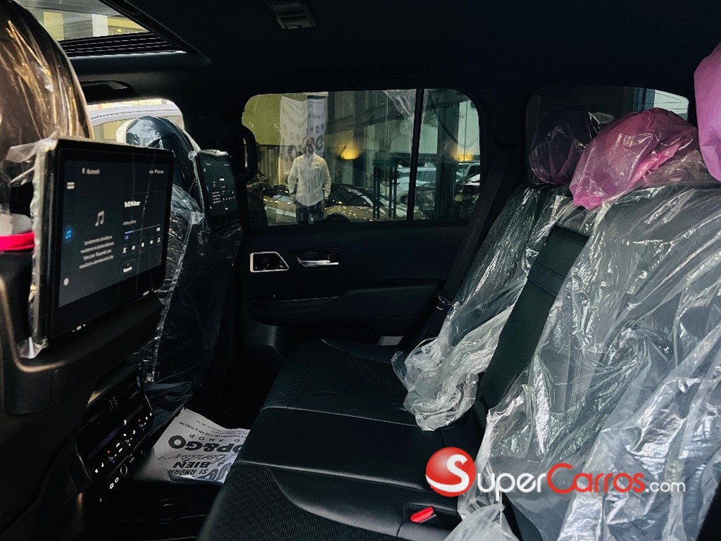 2025 Toyota Land Cruiser 300 VX-R — foto 7 / 12