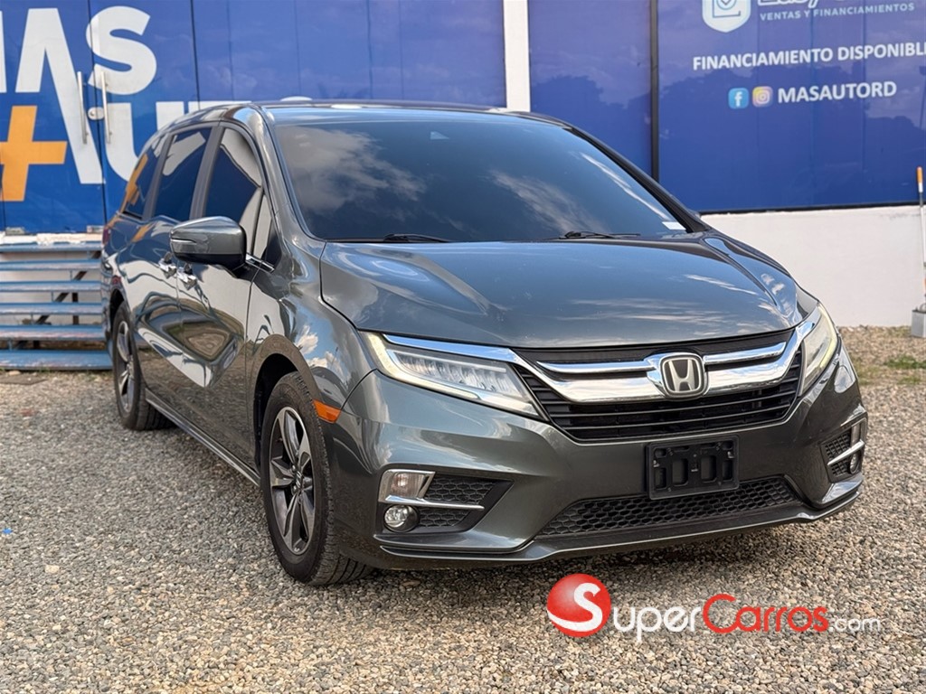 2018 Honda Odyssey Touring — foto 3 / 12