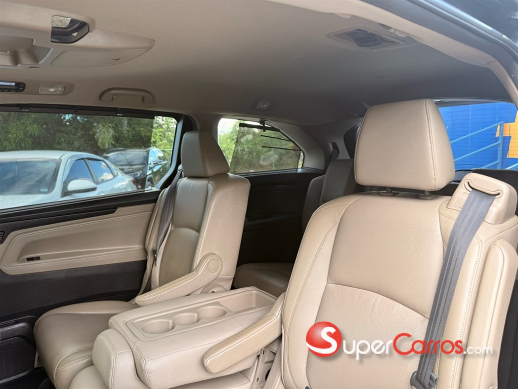 2018 Honda Odyssey Touring — foto 6 / 12