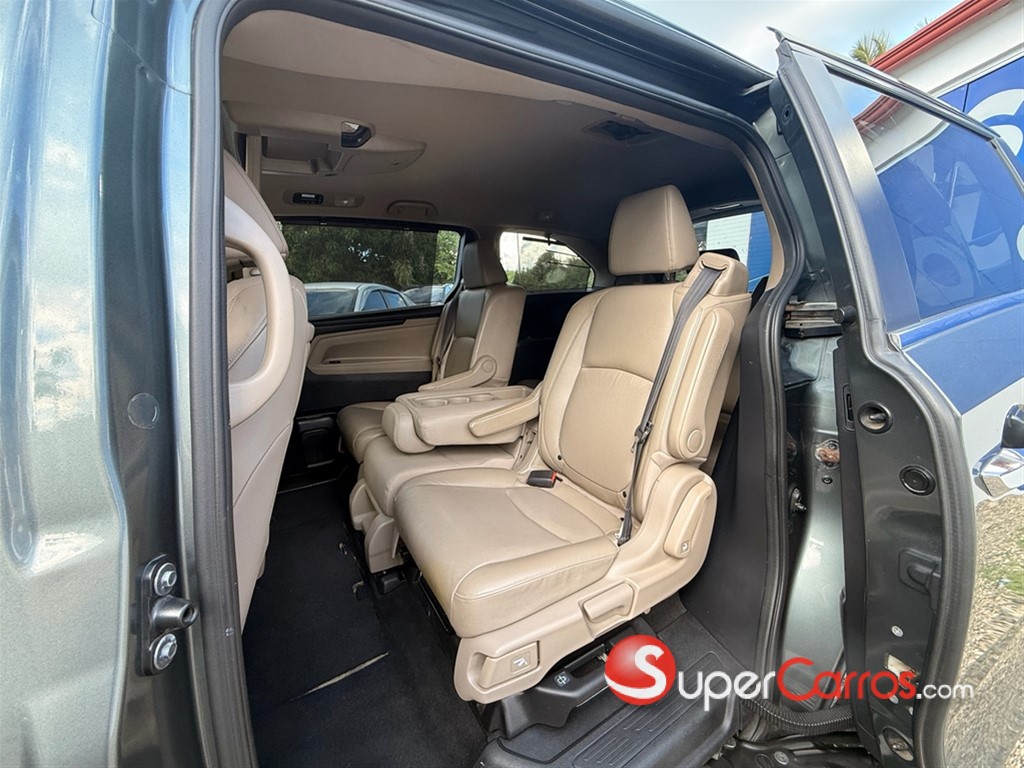 2018 Honda Odyssey Touring — foto 7 / 12