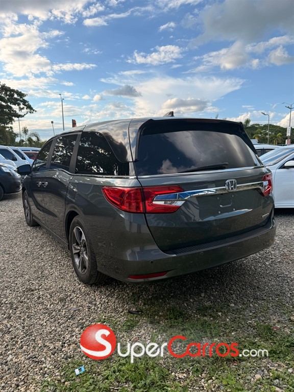 2018 Honda Odyssey Touring — foto 10 / 12