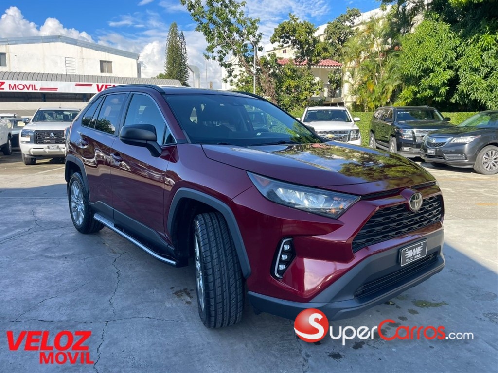 2021 Toyota RAV4 LE — foto 2 / 8