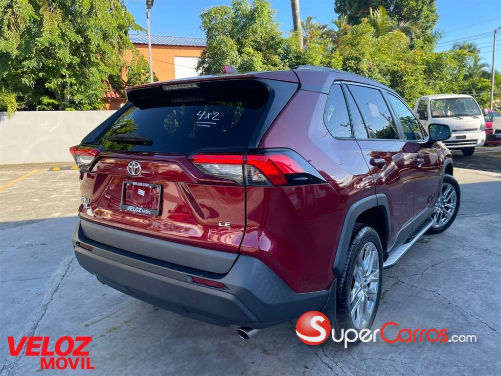 2021 Toyota RAV4 LE — foto 3 / 8