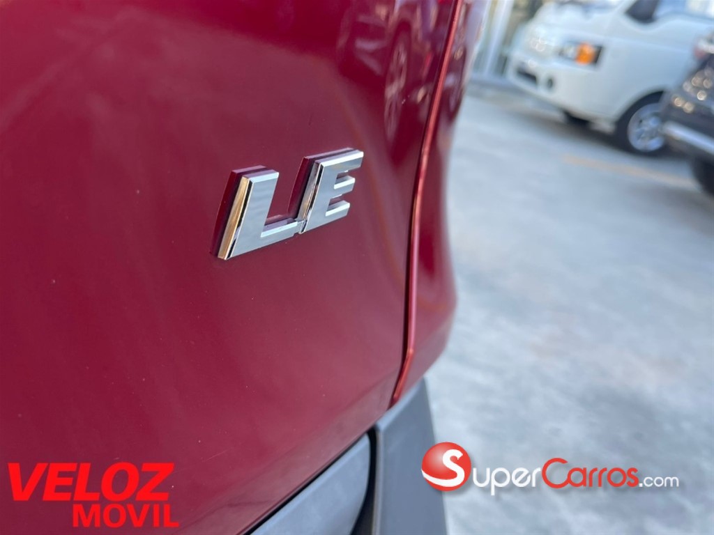 2021 Toyota RAV4 LE — foto 6 / 8