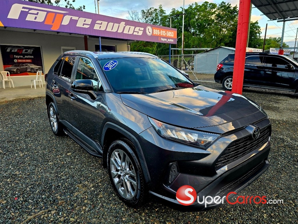 2022 Toyota RAV4 LE — foto 2 / 12