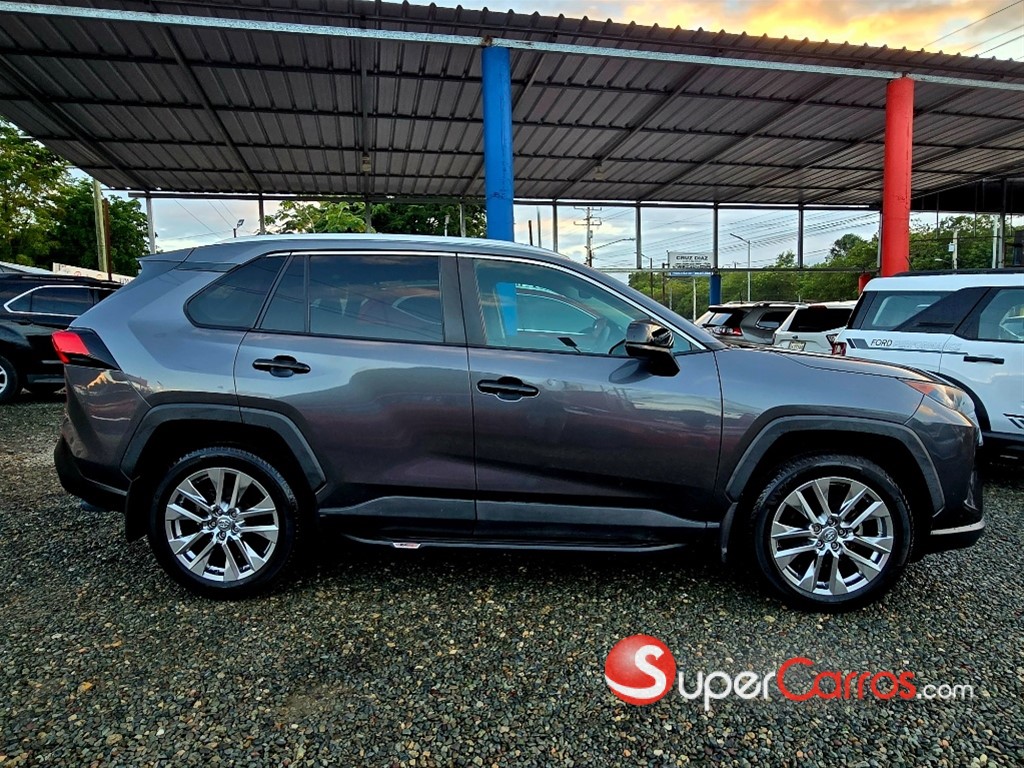 2022 Toyota RAV4 LE — foto 5 / 12