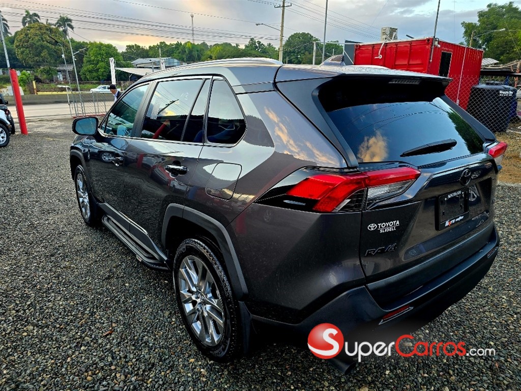 2022 Toyota RAV4 LE — foto 8 / 12