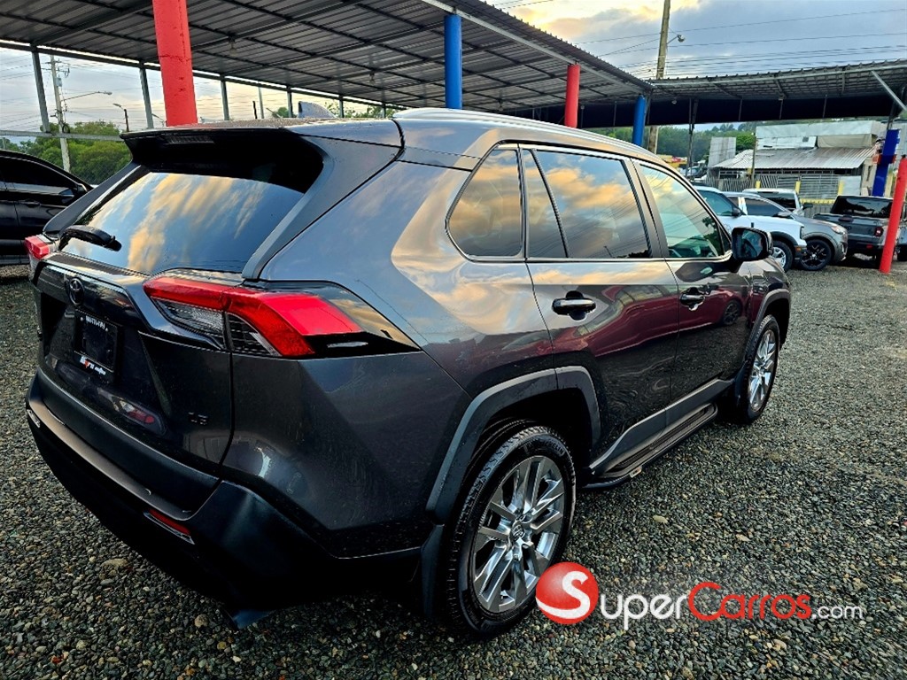 2022 Toyota RAV4 LE — foto 9 / 12