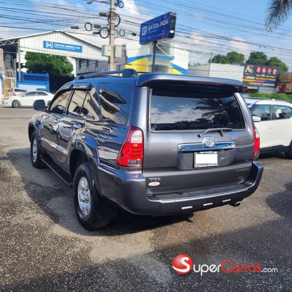 2006 Toyota 4 Runner SR5 — foto 6 / 9