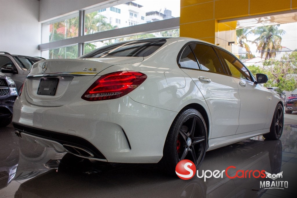 2016 Mercedes-Benz Clase C 300 4 Matic — foto 4 / 12