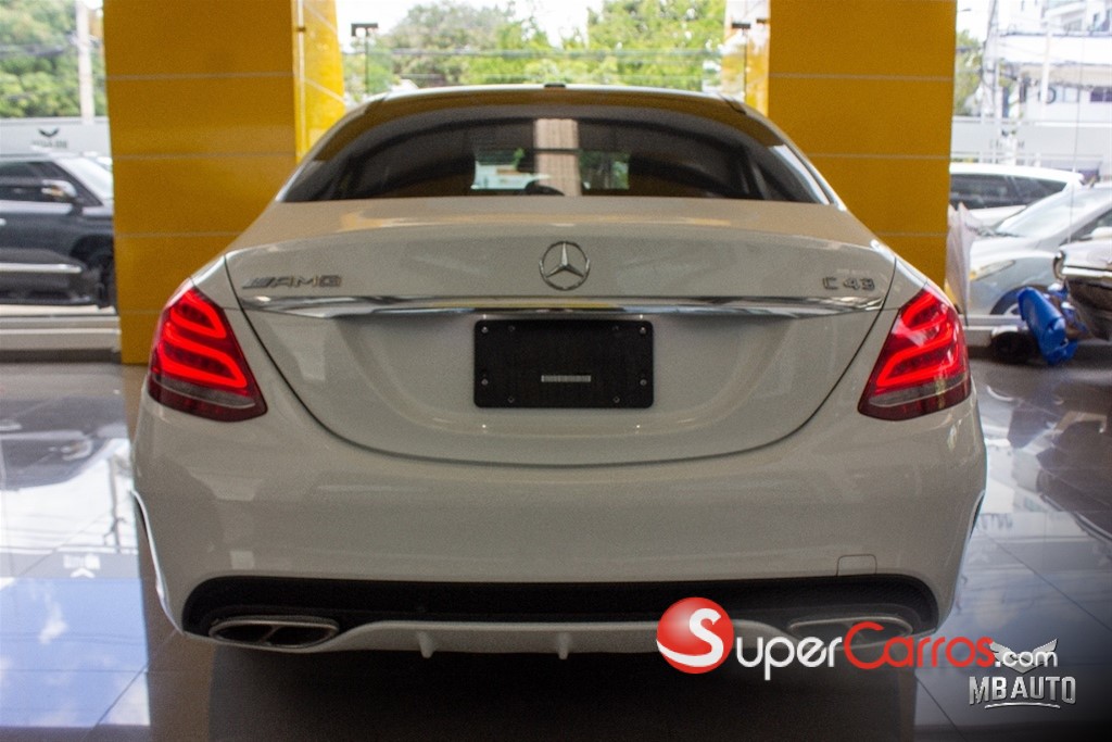 2016 Mercedes-Benz Clase C 300 4 Matic — foto 6 / 12