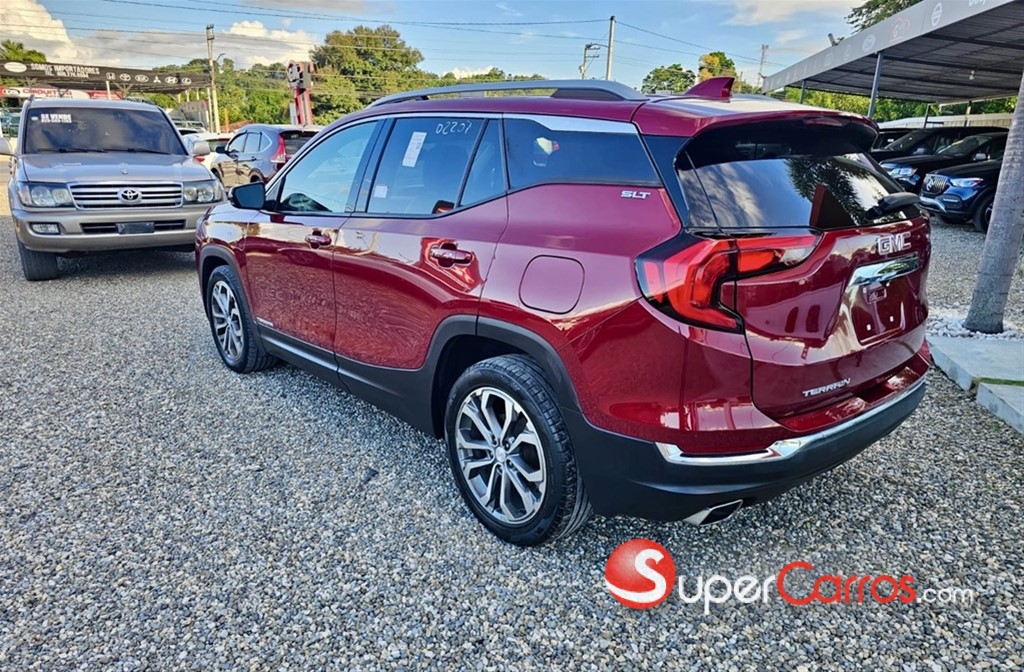 2020 GMC Terrain SLT — foto 2 / 9