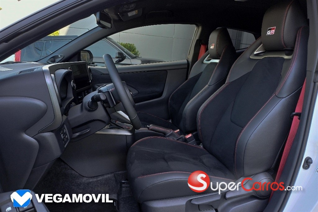 2026 Toyota Yaris GR — foto 10 / 12