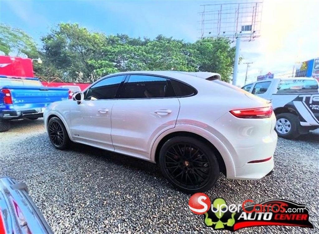 2021 Porsche Cayenne Coupe GTS — foto 6 / 12