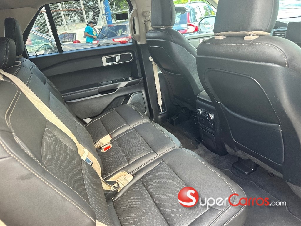 2020 Ford Explorer — foto 10 / 10
