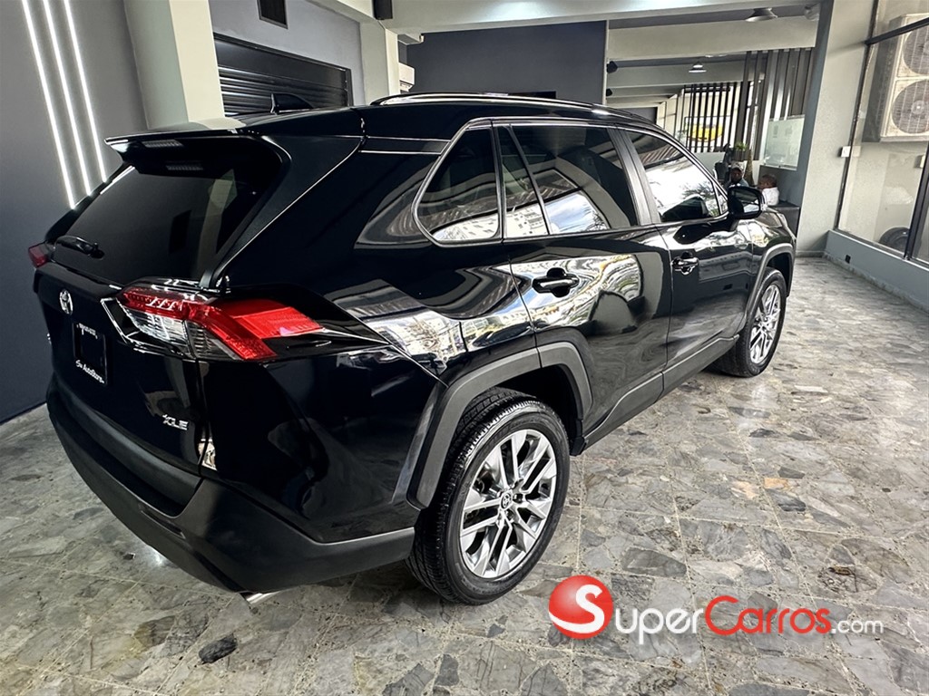 2021 Toyota RAV4 XLE Premium — foto 6 / 12