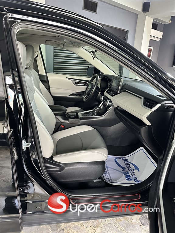 2021 Toyota RAV4 XLE Premium — foto 11 / 12