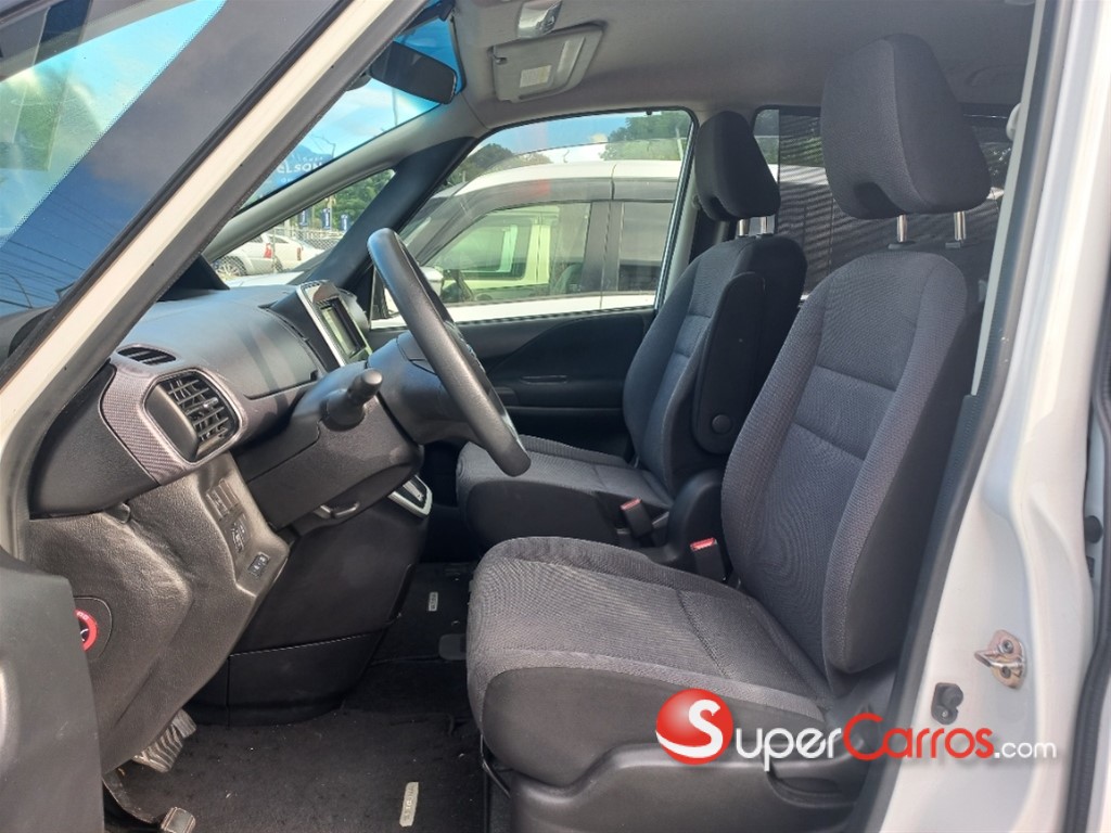 2019 Nissan Serena — foto 5 / 11