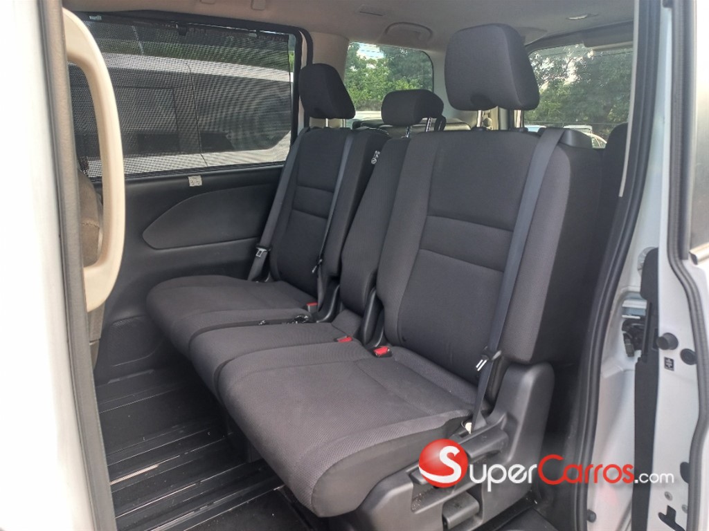 2019 Nissan Serena — foto 6 / 11