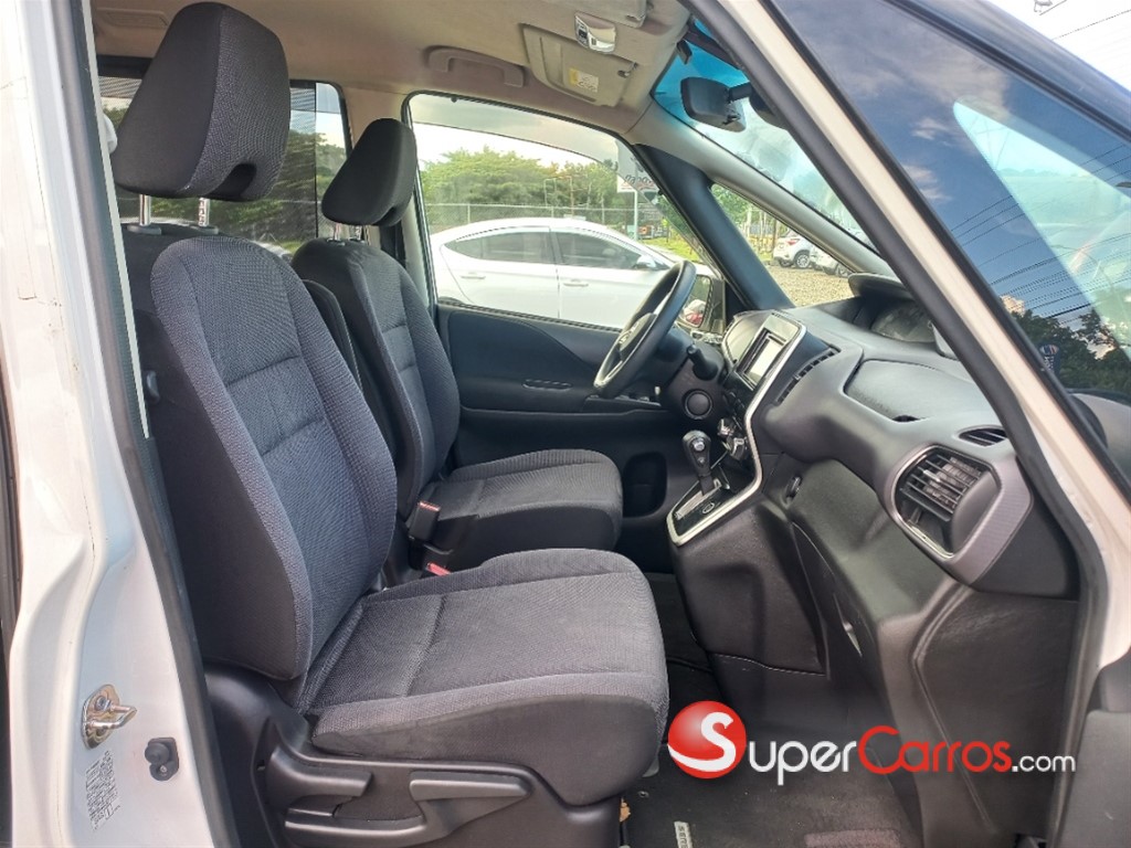 2019 Nissan Serena — foto 9 / 11