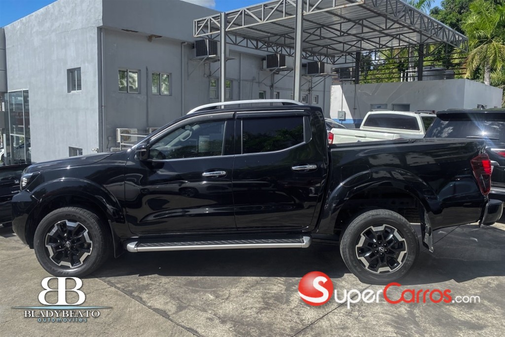 2025 Nissan Frontier LE — foto 8 / 12