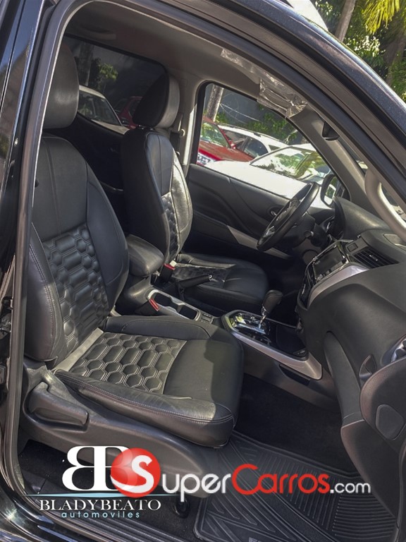 2025 Nissan Frontier LE — foto 9 / 12