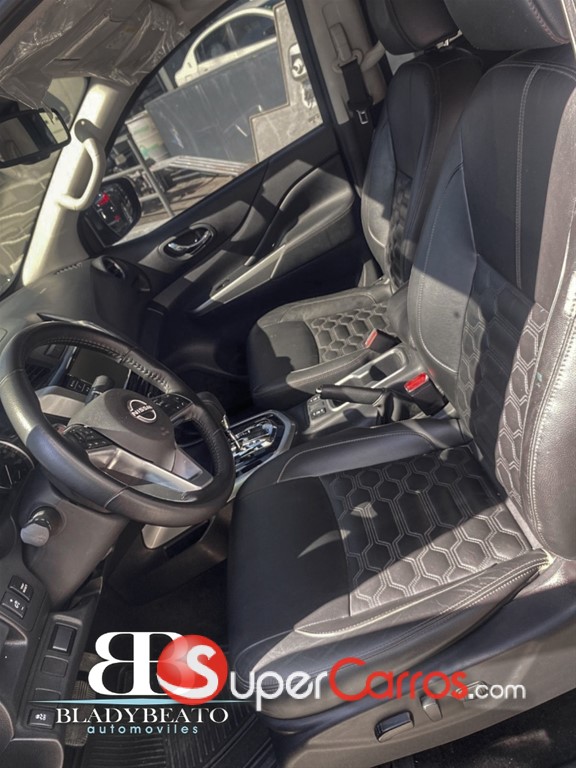 2025 Nissan Frontier LE — foto 10 / 12
