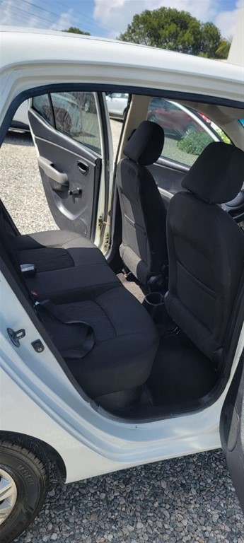 2012 Hyundai i 10 — foto 8 / 10