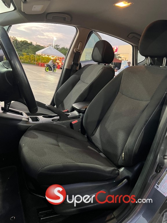 2019 Nissan Sentra SV — foto 7 / 12