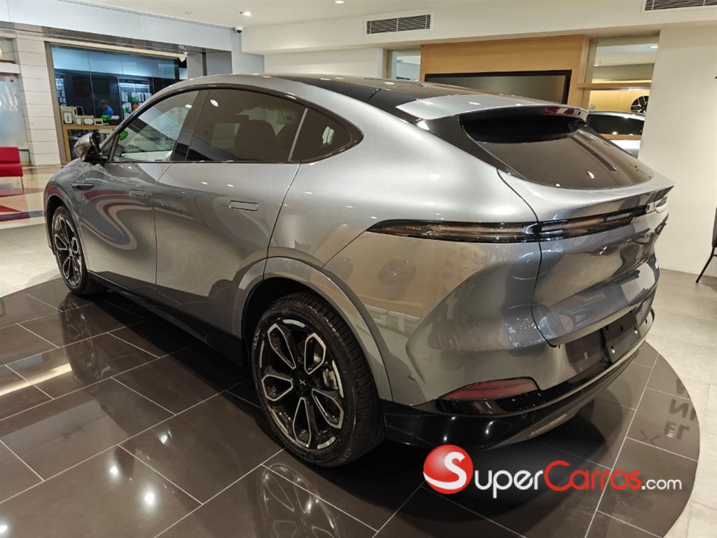 2027 Xpeng G6 Standard Range — foto 4 / 9