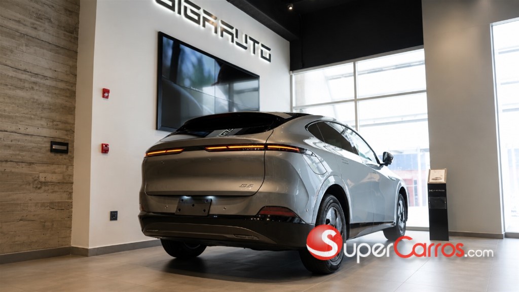 2027 Xpeng G6 Standard Range — foto 5 / 9