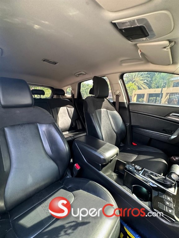 2023 Kia Sportage Luxury — foto 6 / 12