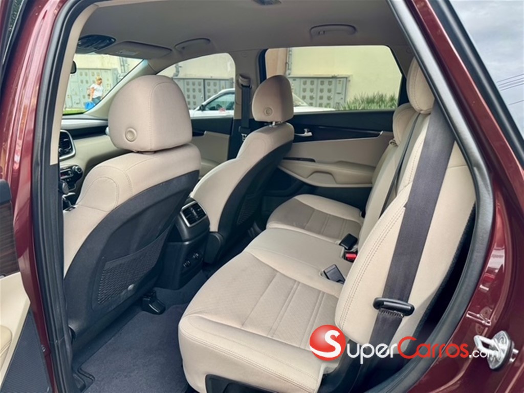 2020 Kia Sorento LX — foto 7 / 11
