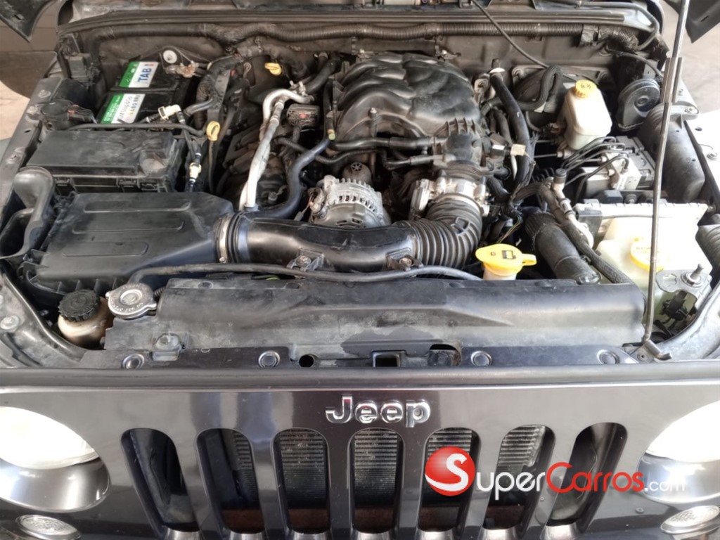 2014 Jeep Wrangler Rubicon — foto 9 / 12