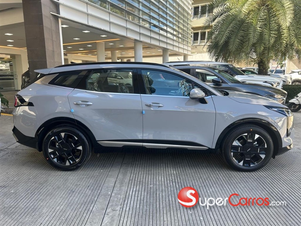 2027 Kia Sportage Luxury — foto 3 / 12