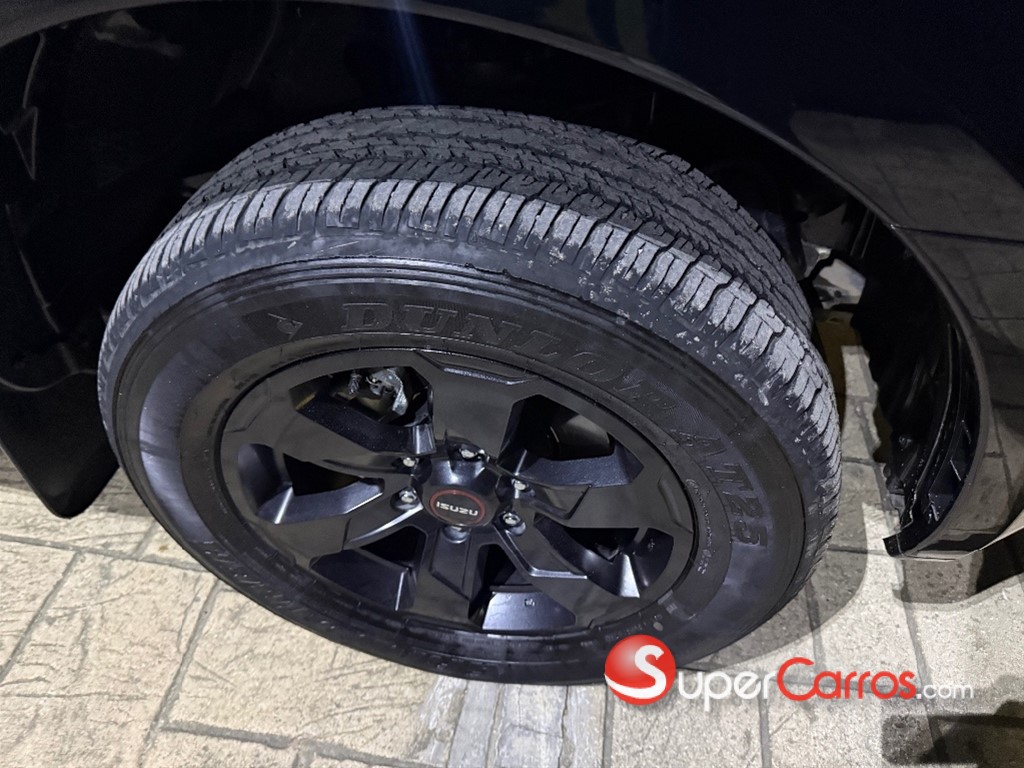 2025 Isuzu DMAX LSE — foto 6 / 9