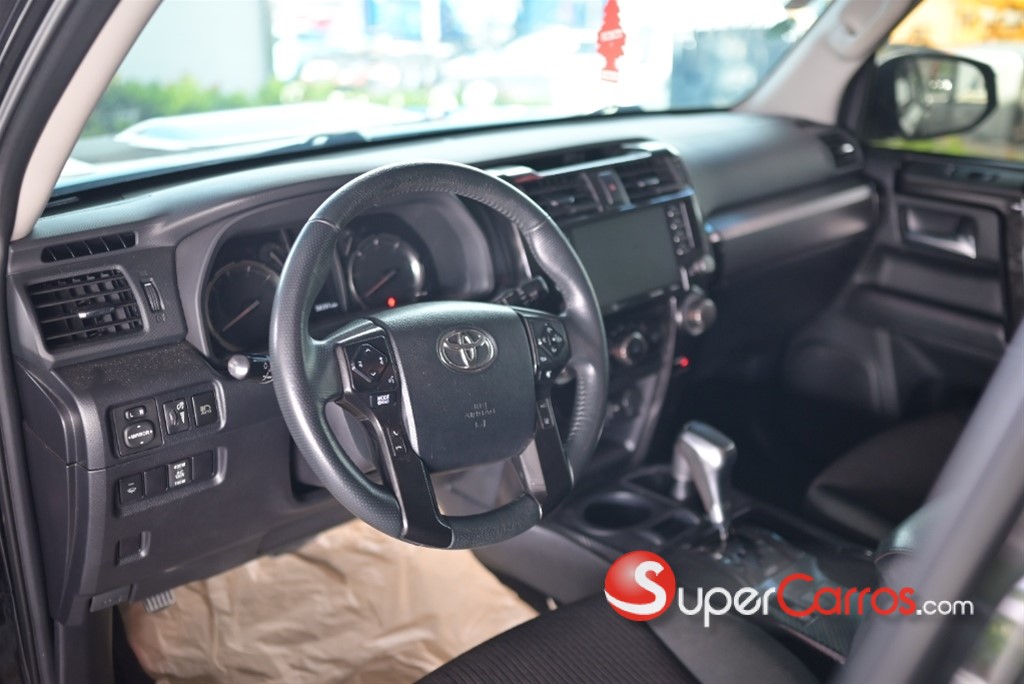 2020 Toyota 4 Runner — foto 7 / 12
