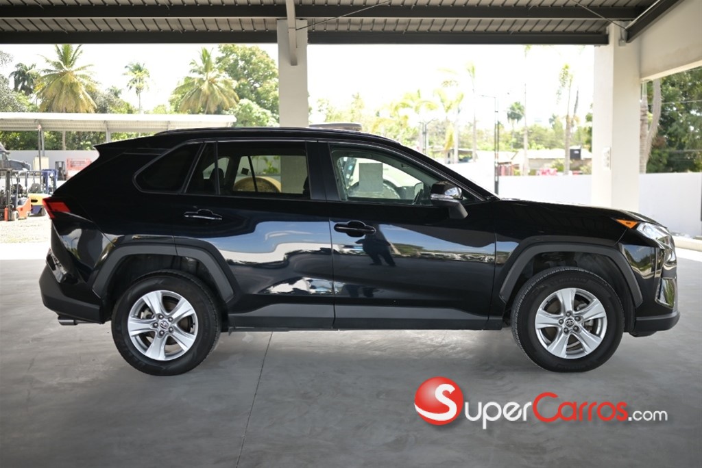2020 Toyota RAV4 — foto 2 / 10