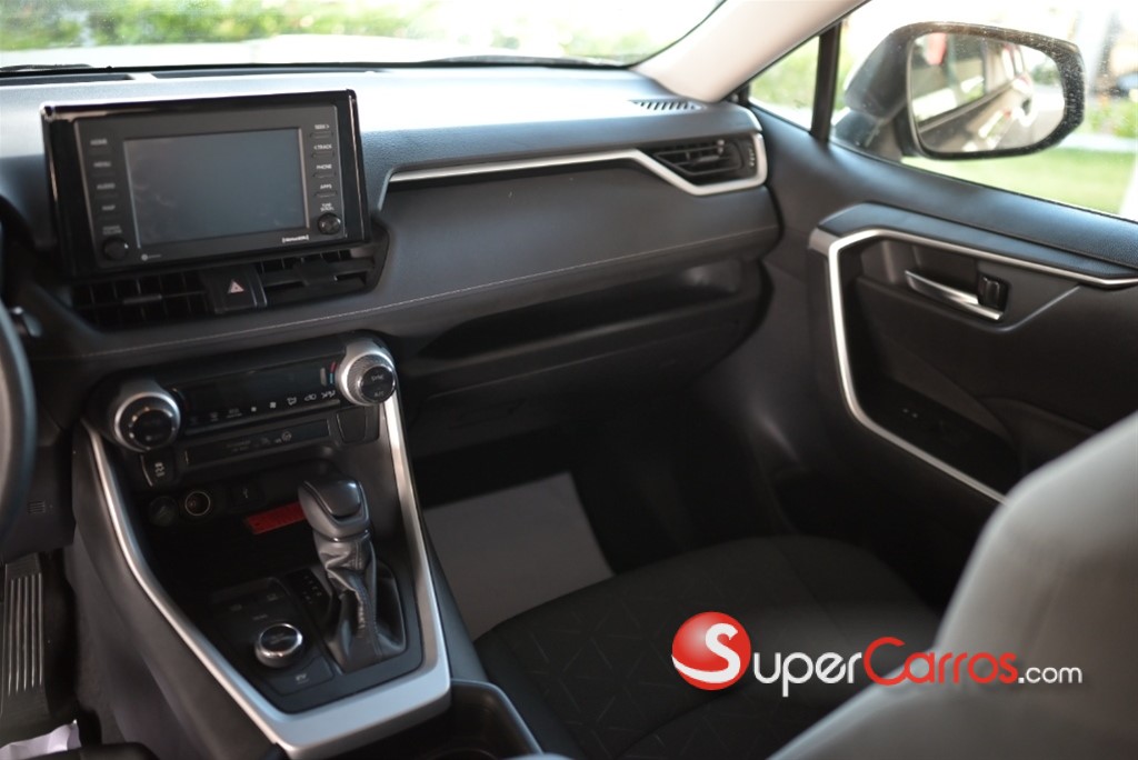 2020 Toyota RAV4 — foto 10 / 11