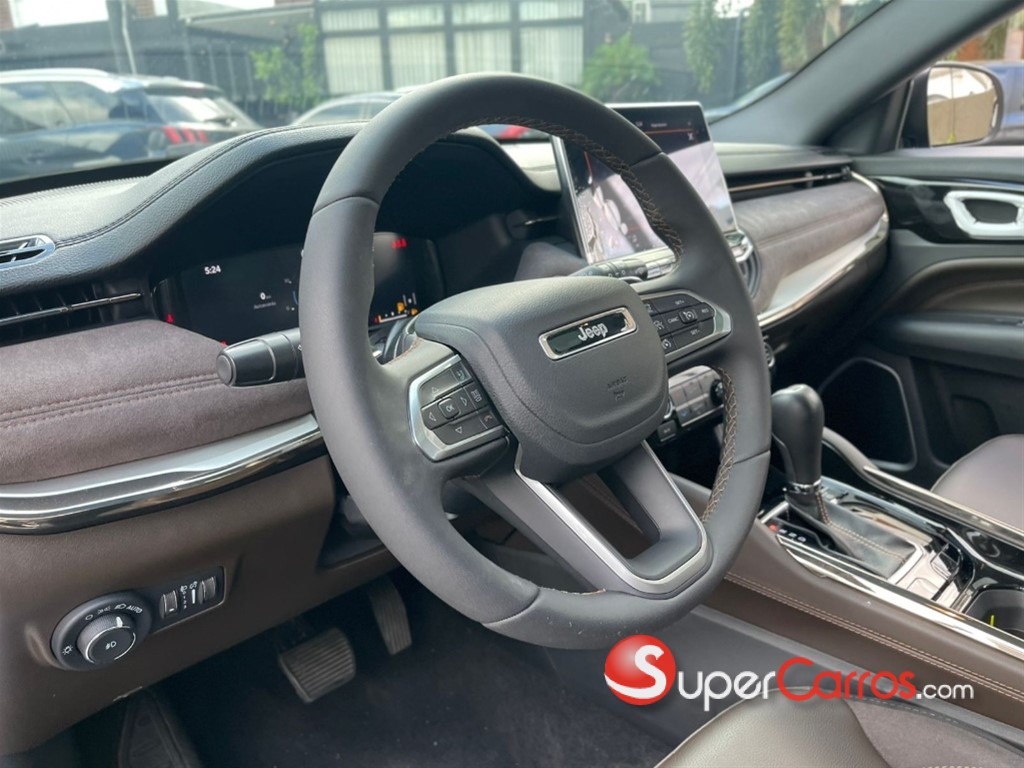 2024 Jeep Commander Overland — foto 8 / 12