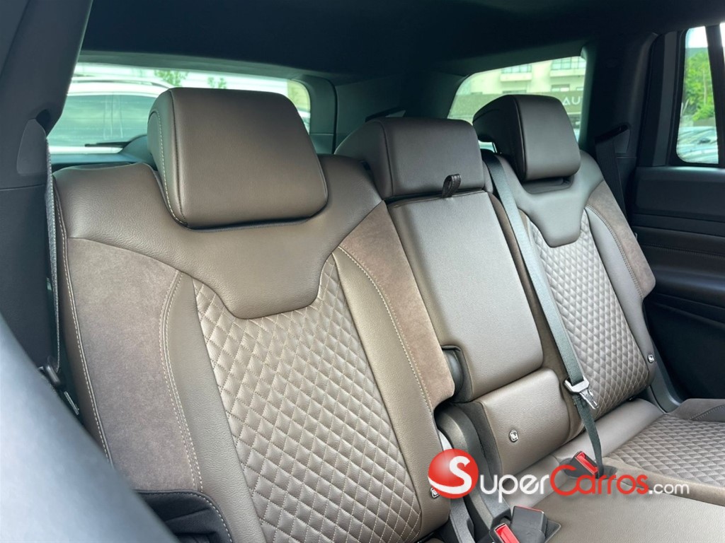 2024 Jeep Commander Overland — foto 12 / 12