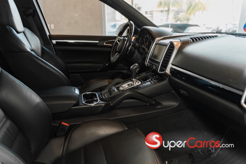 2015 Porsche Cayenne S — foto 9 / 12