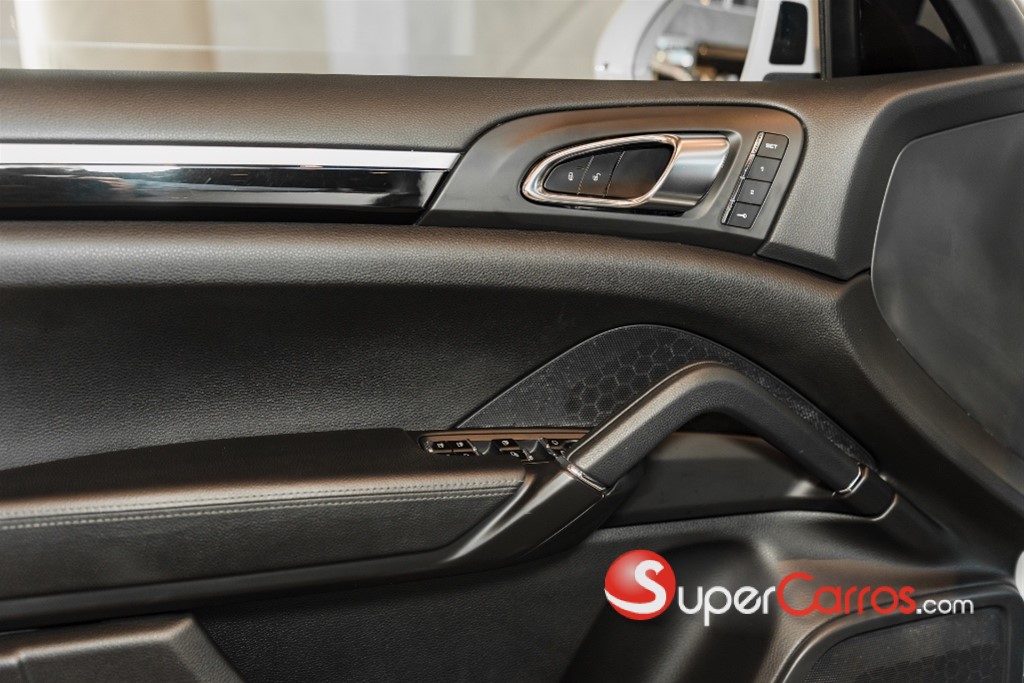 2015 Porsche Cayenne S — foto 10 / 12