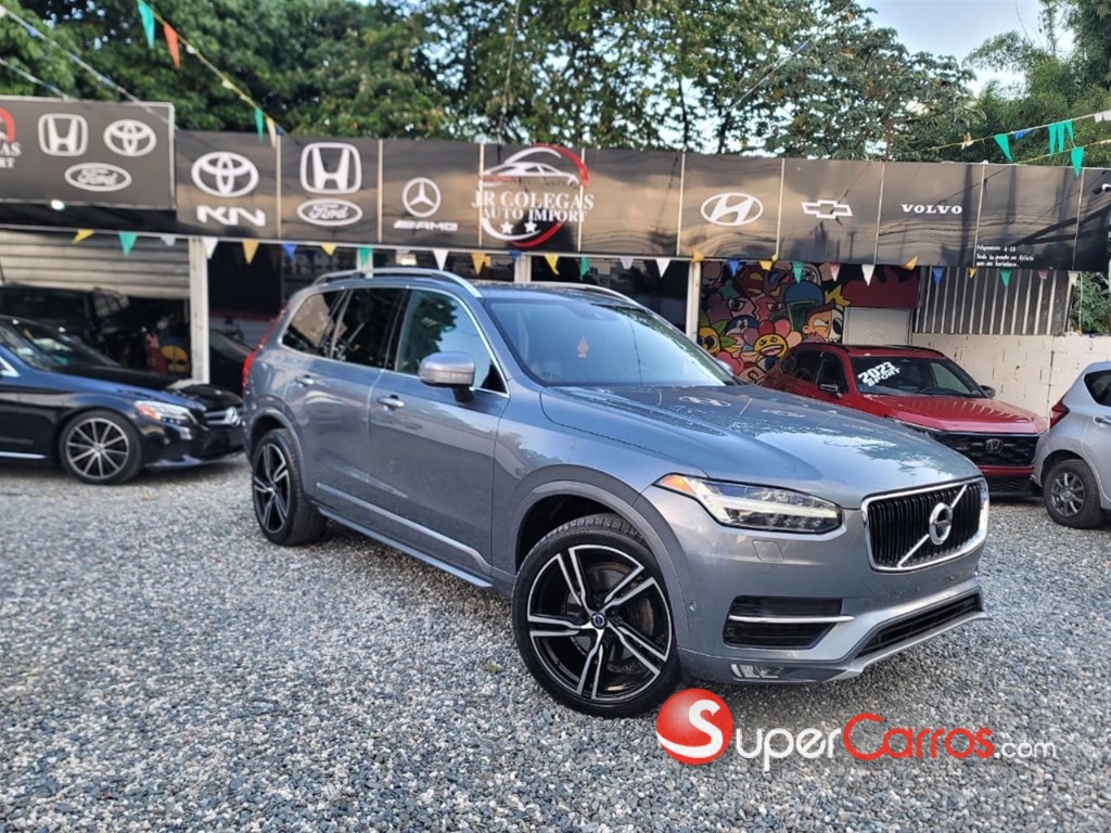 2018 Volvo XC90 Momentum T6