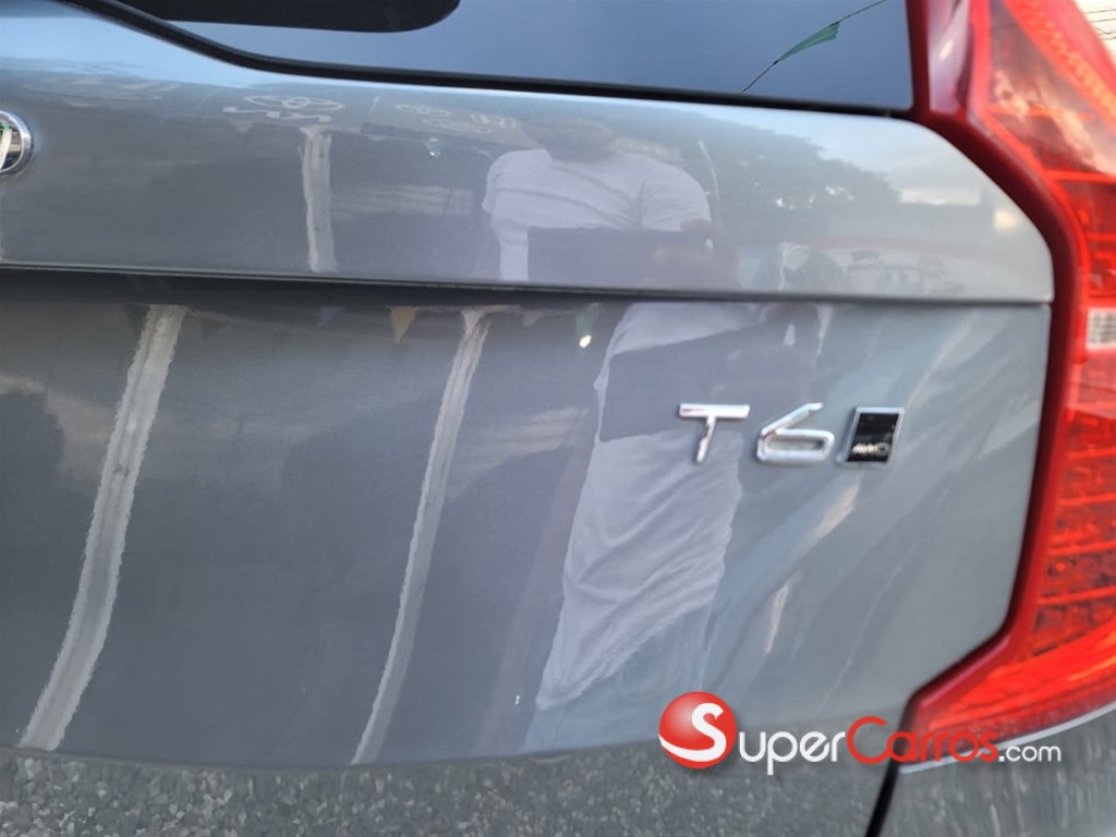 2018 Volvo XC90 Momentum T6 — foto 8 / 11